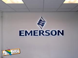 Logo en letters dmv led verlichting naar achteren uitgelicht